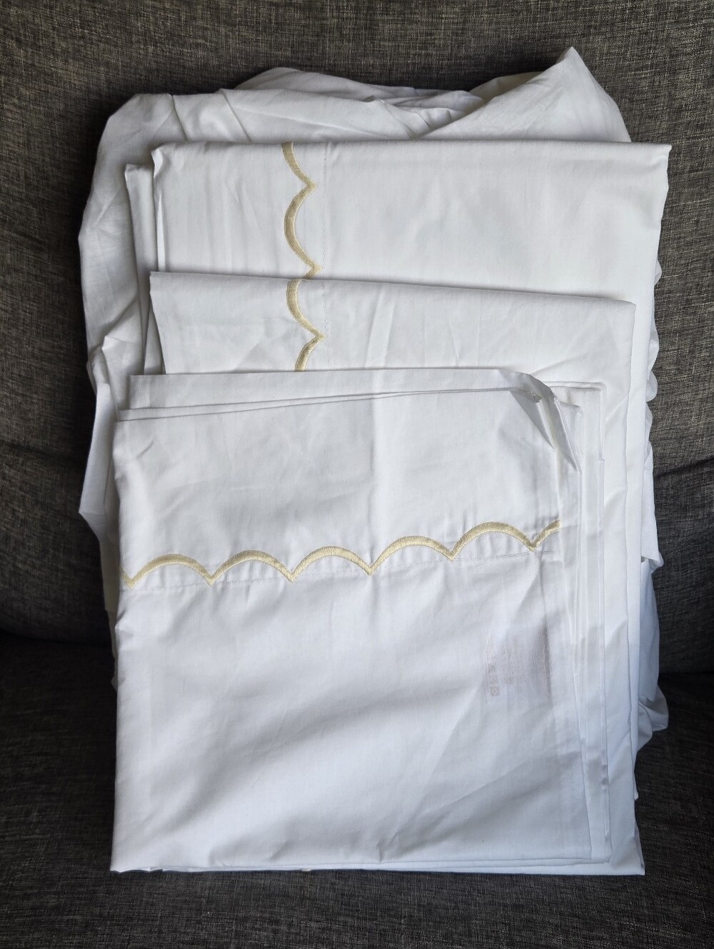 MAURIZIO ITALY Scalloped Embroidery KING Size Sheet Set Missing 1 Pillowcase